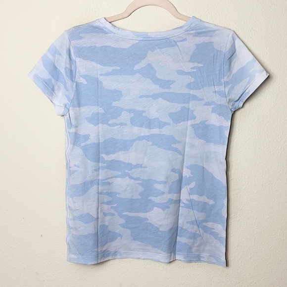 Athleta Blue Camo Short Sleeve Shirt size small - Picture 3 of 9